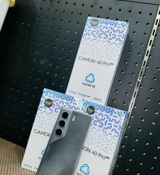Smartphone Tecno Camon 40 Pro