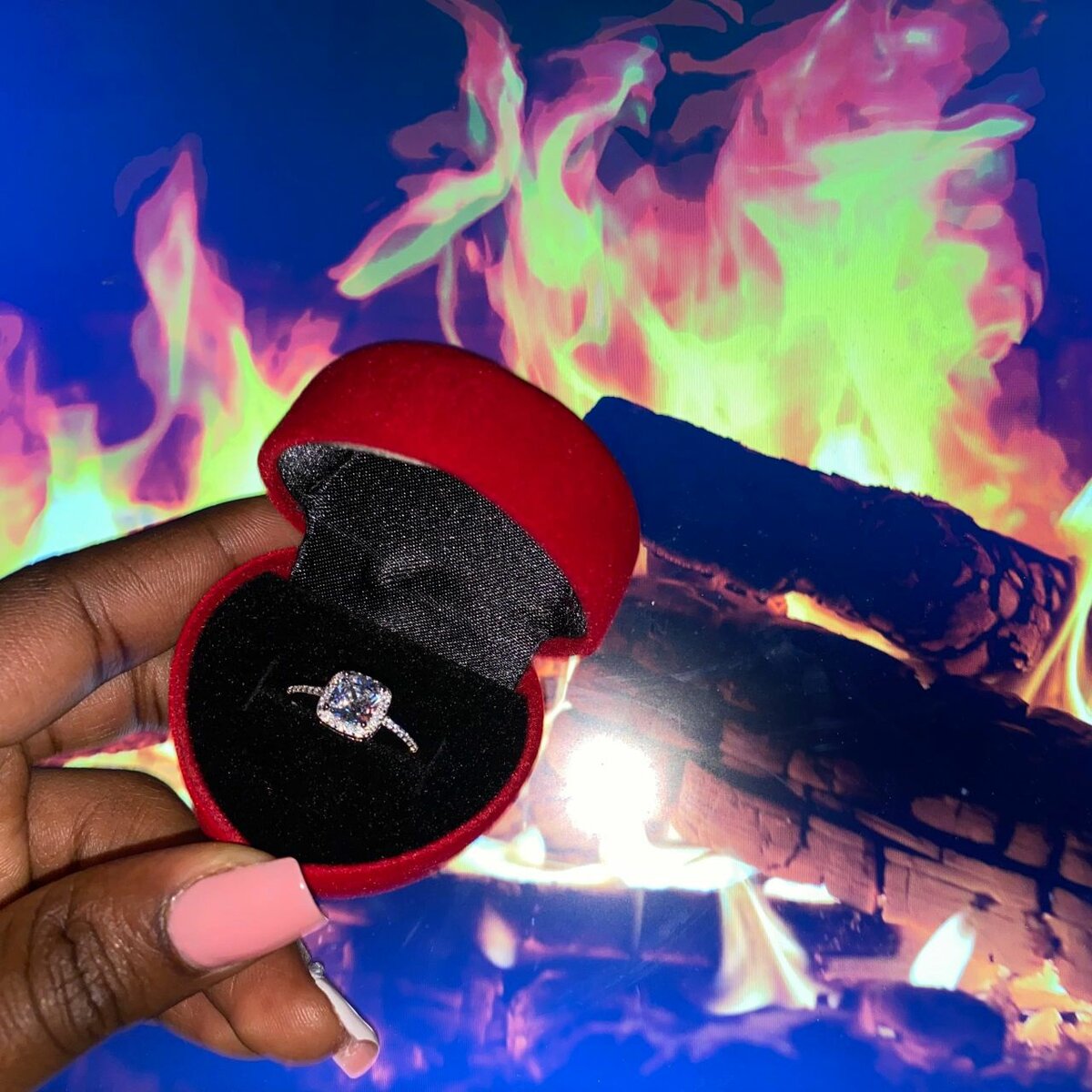 Bague de fiançailles scintillante