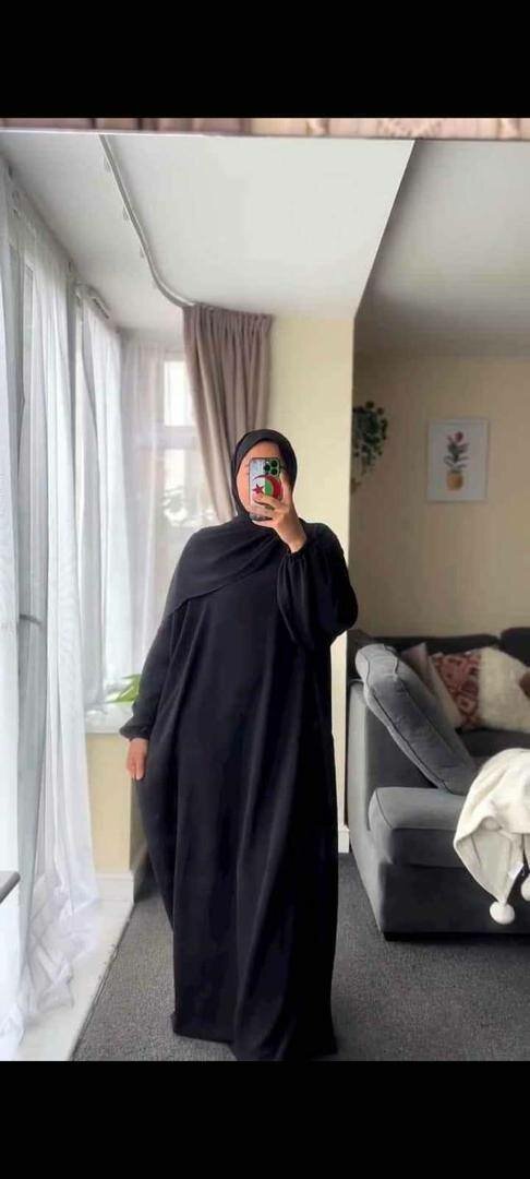 Robes avec foulard collé