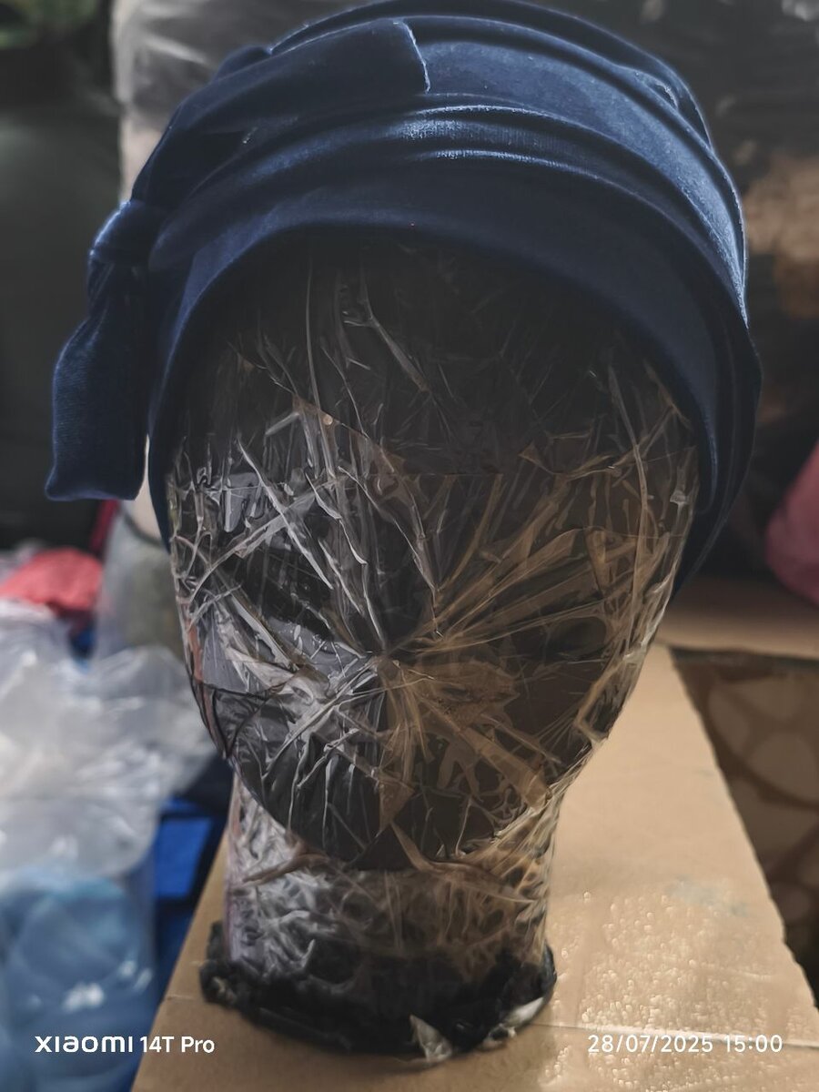 Turban en velours bleu élégant