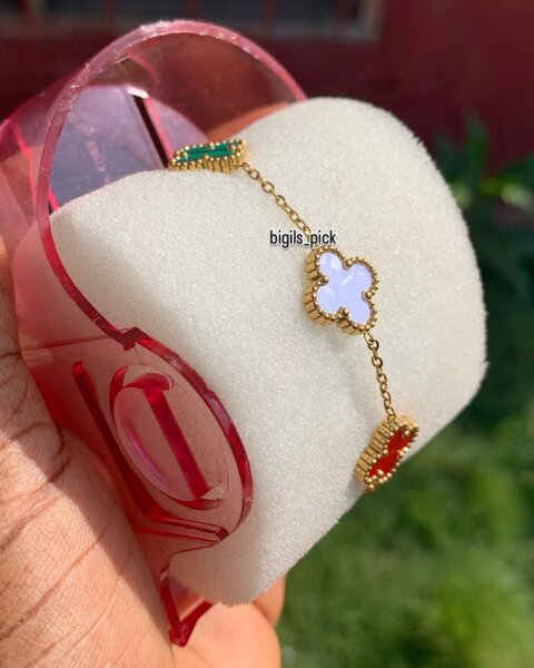 Multi Pearl Clover Bracelet