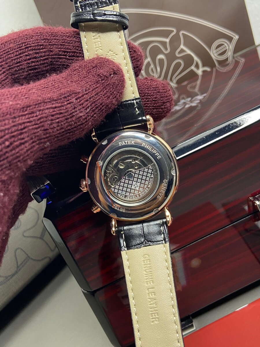 Elegant Patek Philippe Nautilus Watch For Gents