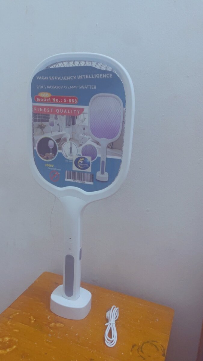 Raquette électrique anti-moustique LED