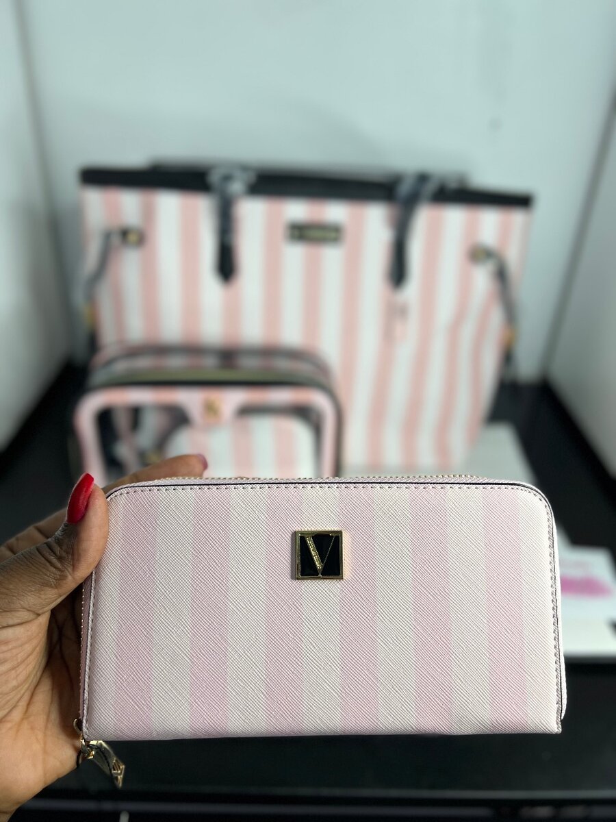 VICTORIAS SECRET BAGS