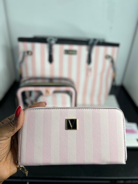 VICTORIAS SECRET BAGS