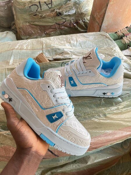 Louis Vuitton Sneakers