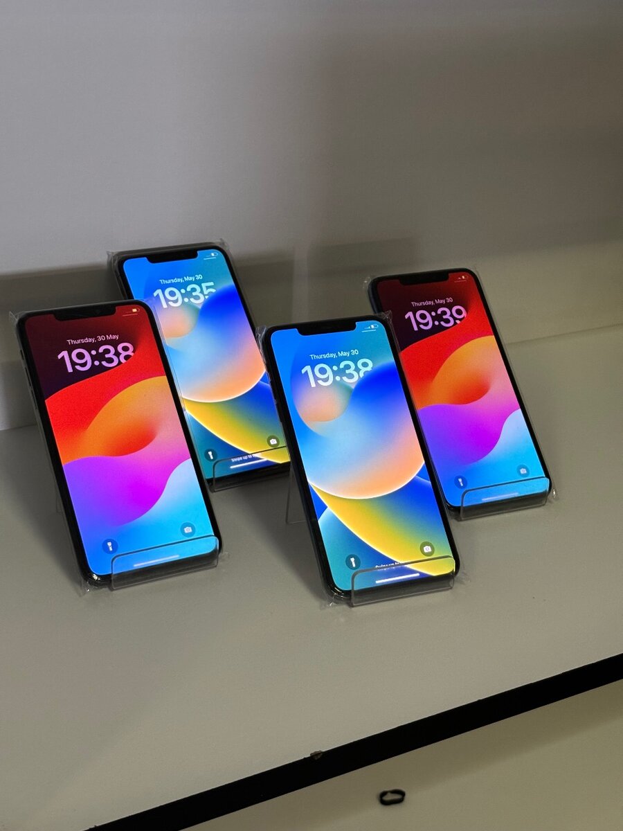 PRE OWNED IPHONES 11pro max 64GB/256GB