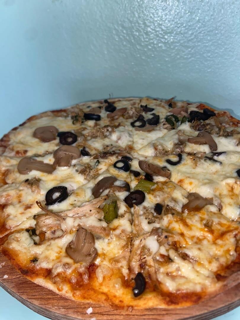 Pizza spéciale aux poulets