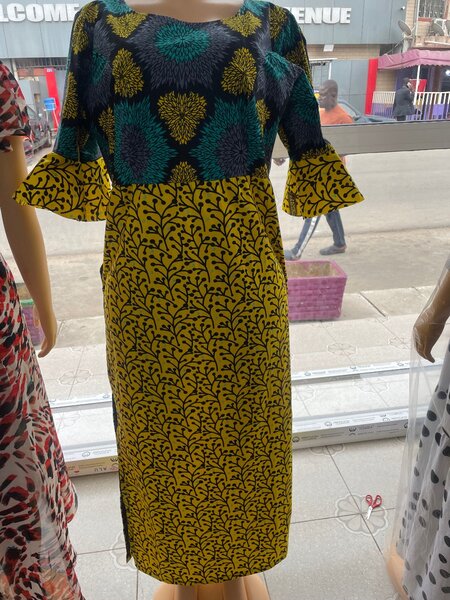 Robe mi-longue imprimée colorée