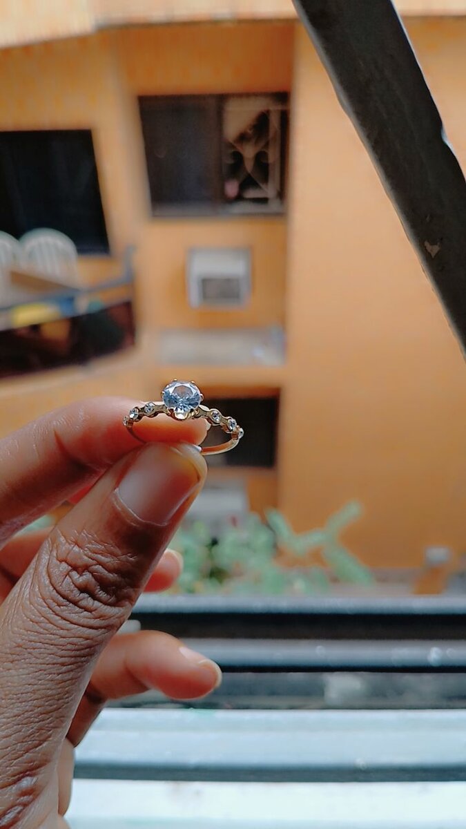 Bague en argent avec cristal