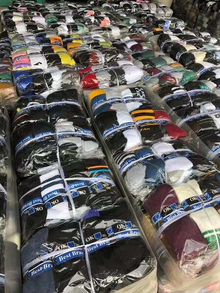 Chaussettes colorées en gros