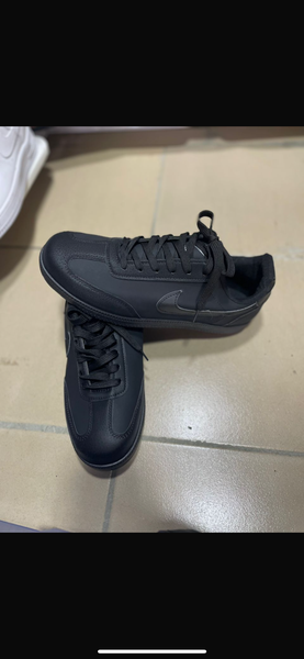 Sneakers en cuir noir homme