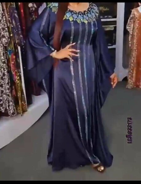 Robe élégante en soie pour femmes