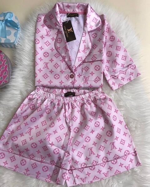 Pyjama en satin pour femmes