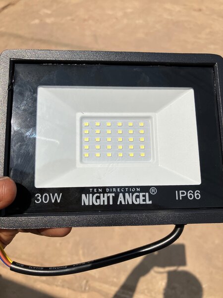 Flood light (night angle 30 watts )