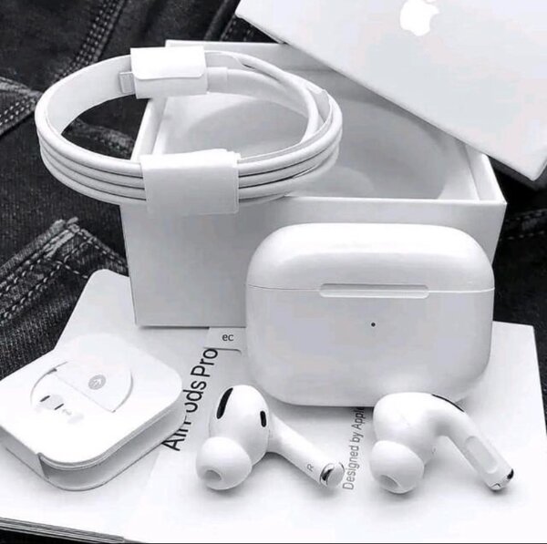 Apple Airpod Pro 2nd Gen. (Extra base) with Megasafe case