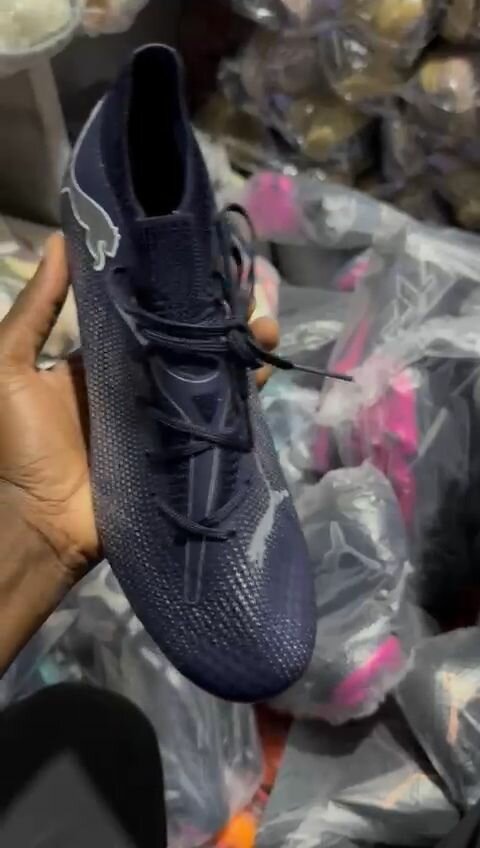 Chaussures de football élégantes