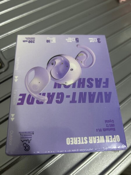 Совершенно новые наушники