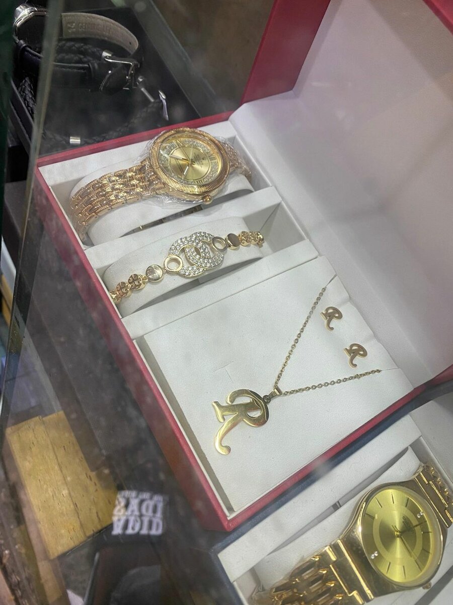 Ladies jewellery set