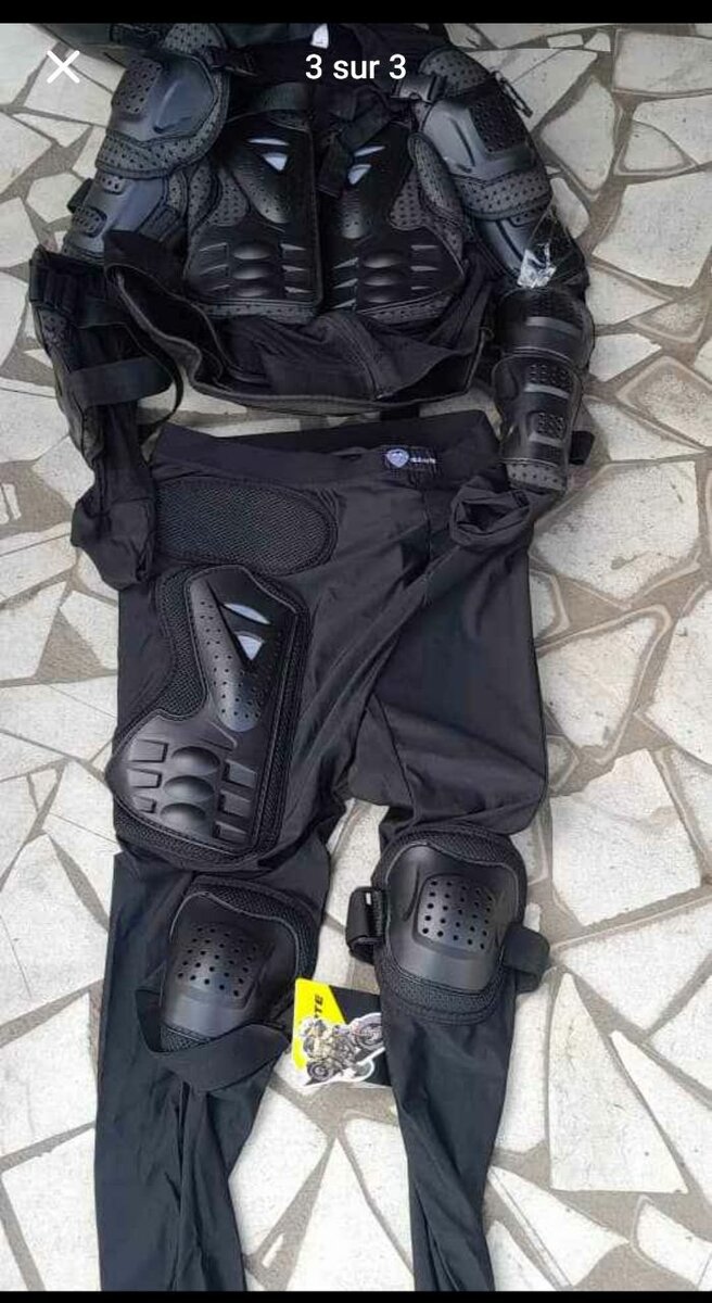 Armure protectrice moto