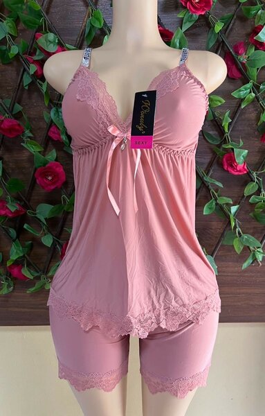 Ensemble de nuit en dentelle