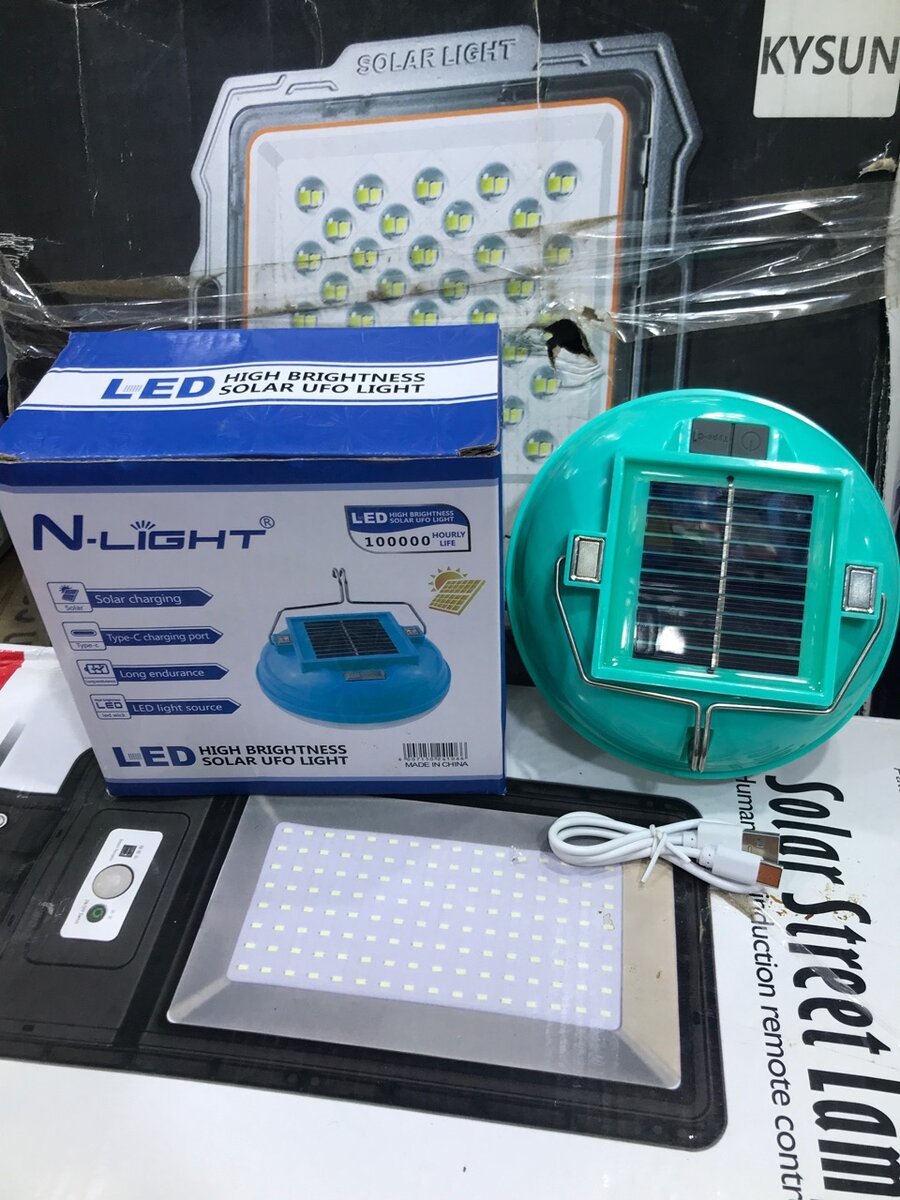 Lampe Solaire LED UFO