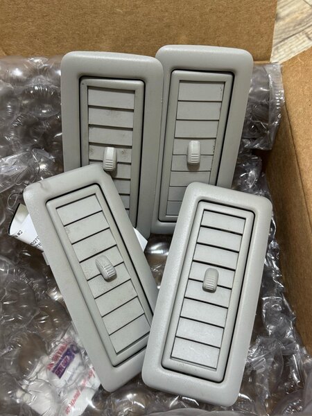 Воздушные дефлекторы на LX570