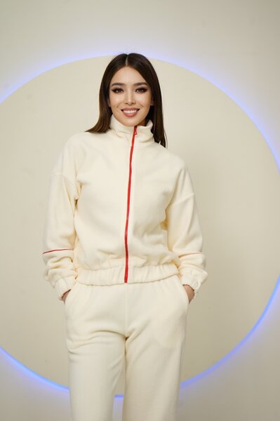 Спортивный костюм женский.