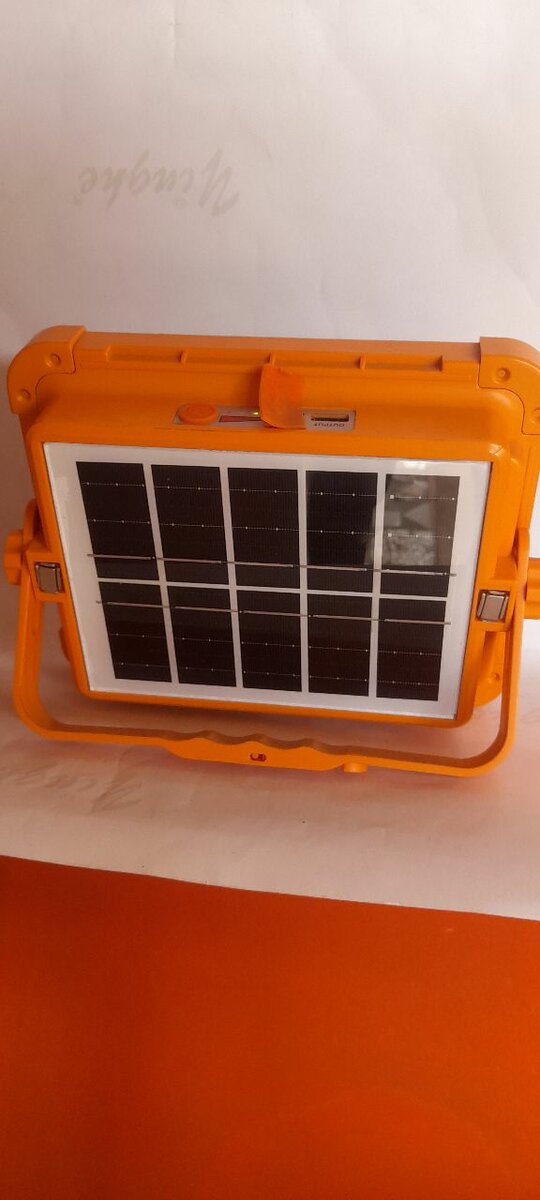 Projecteur LED solaire 200W