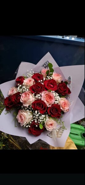 Bouquet de Roses Éclatantes