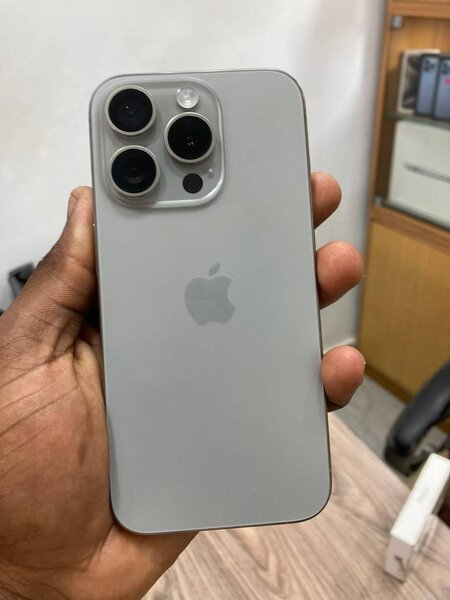 iPhone 15 pro eSIM locked