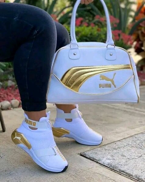 Sneakers et sac en cuir