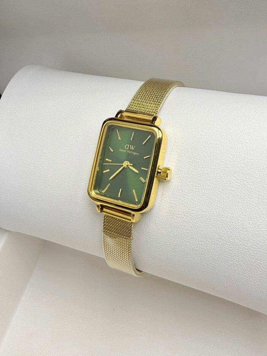 Montre rectangulaire élégante