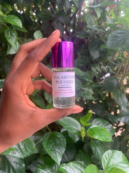 Essence Ana Abiyedh Lattafa