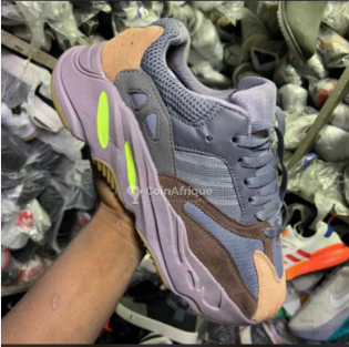 Baskets Yeezy 700