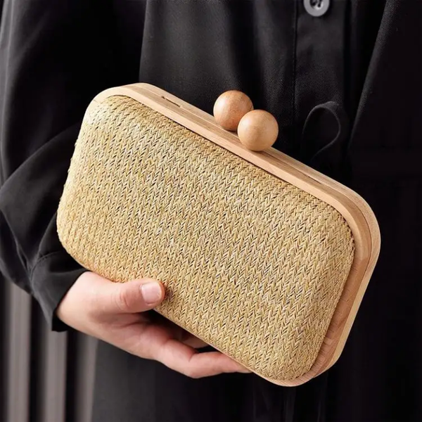 Pochette élégante en paille
