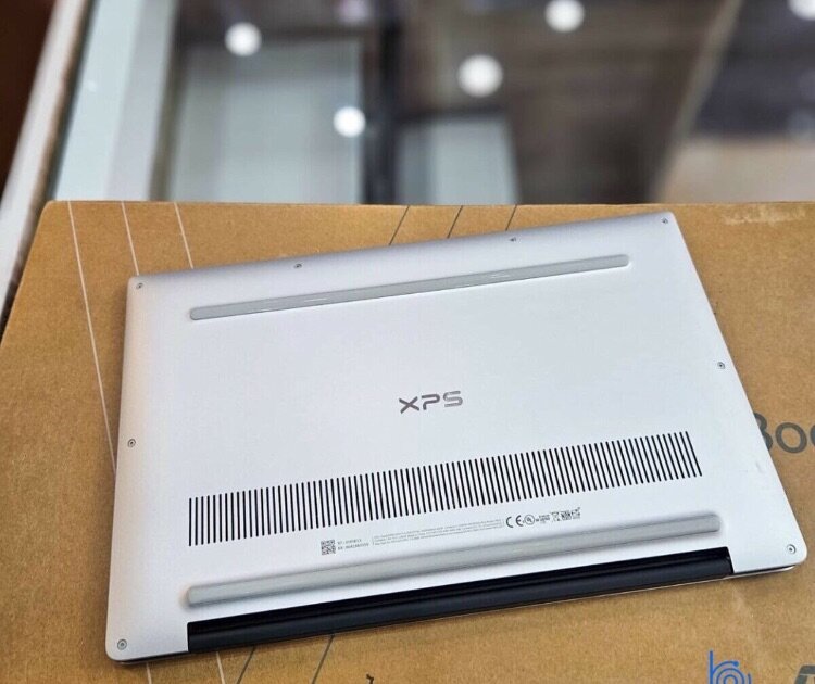 Dell   XPS 13 7390