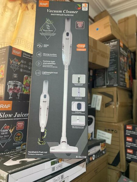 Rechargeable vacuum cleaner