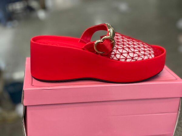 Sandales compensées rouges femme