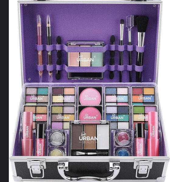 Trousse de maquillage garnie