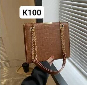 Fashionable and high-quality women's handbag brown