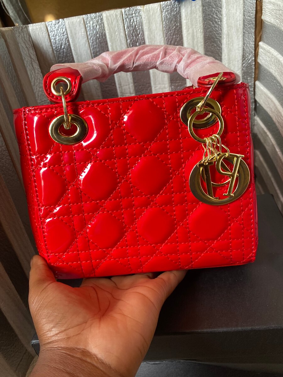 Sac Rouge Vernis Élégant