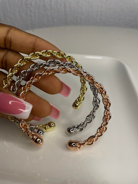 Bracelet doré élégant