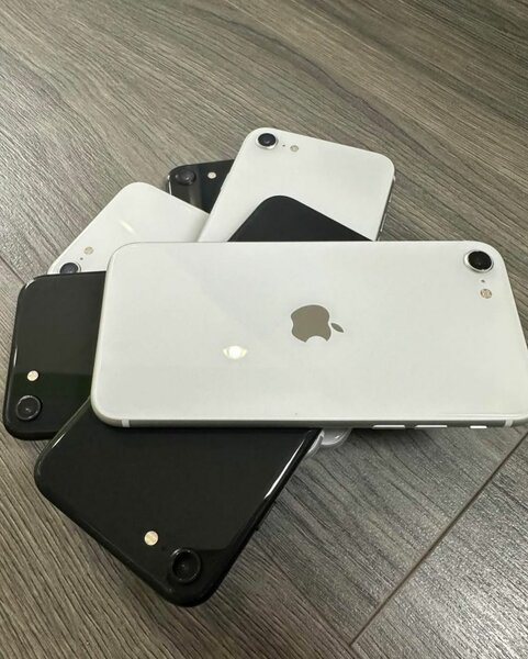 IPHONE SE [2023]<> 128GB