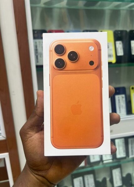 iPhone 17  orange