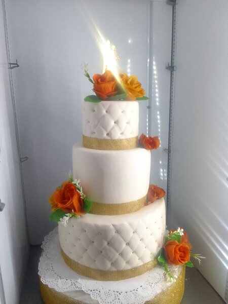Gâteau de Mariage à Étages