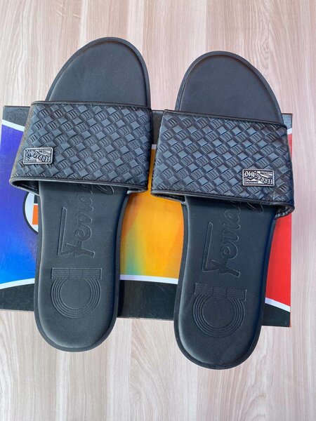 Leather slippers suitable for men