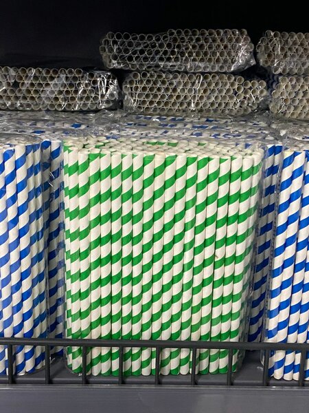 100 pailles colorées