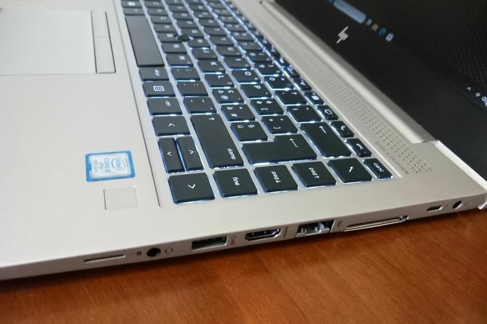 Ordinateur Portable HP Élégant