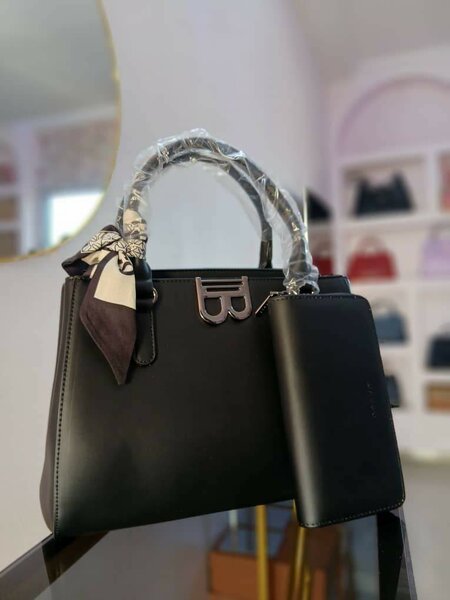 Sac à main élégant noir